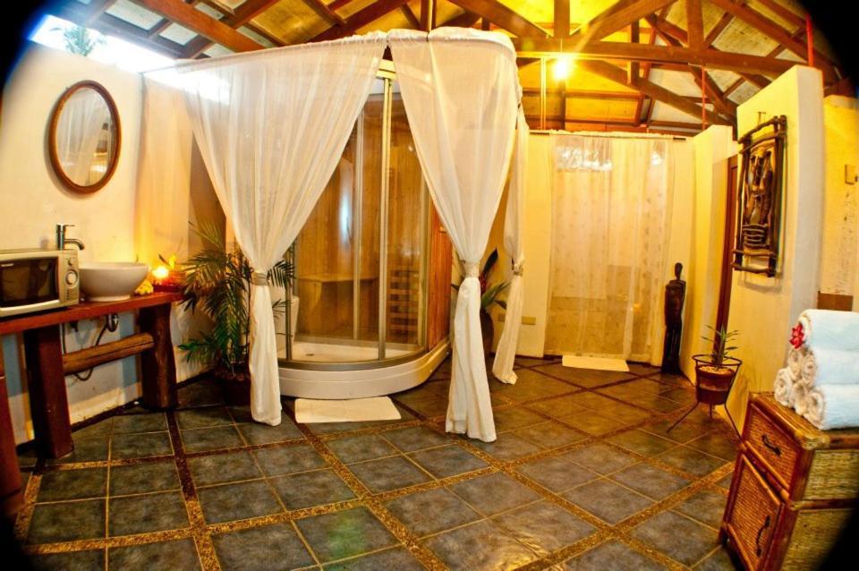 Crystal Paradise Resort Spa & Winery Narra Exterior foto